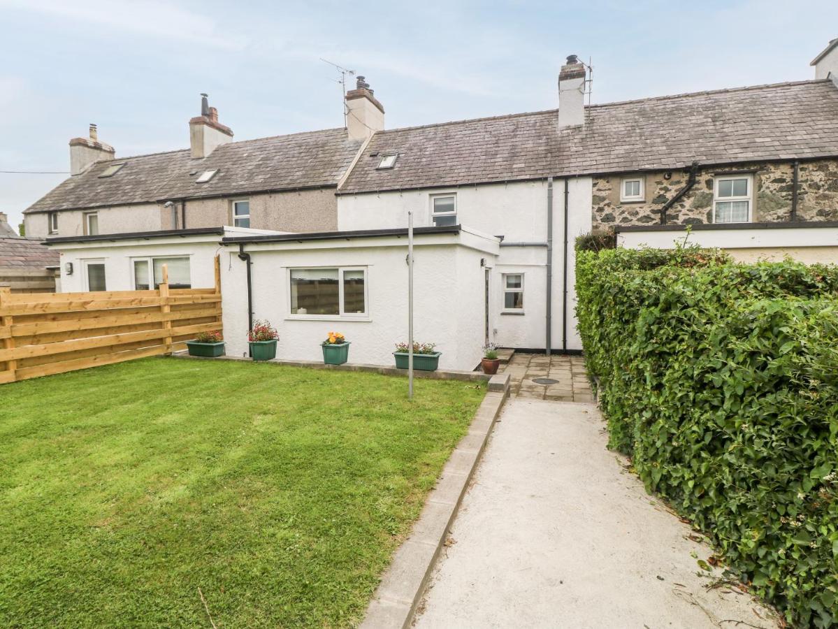 3 Green Terrace Gaerwen Exterior photo